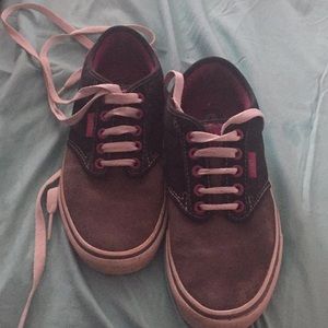 women’s black grey and pink vans